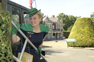 Back from Bletchley Park and Singing the 40s at Stonehurst Farm! -  fionaharrison.biz/back-from-blet…

I'd like to begin my blog tonight by thanking every-one who came to see me open Bletchley Park's Concert Series last Saturday. I'd like to say a special thank-you to all the BP sta...