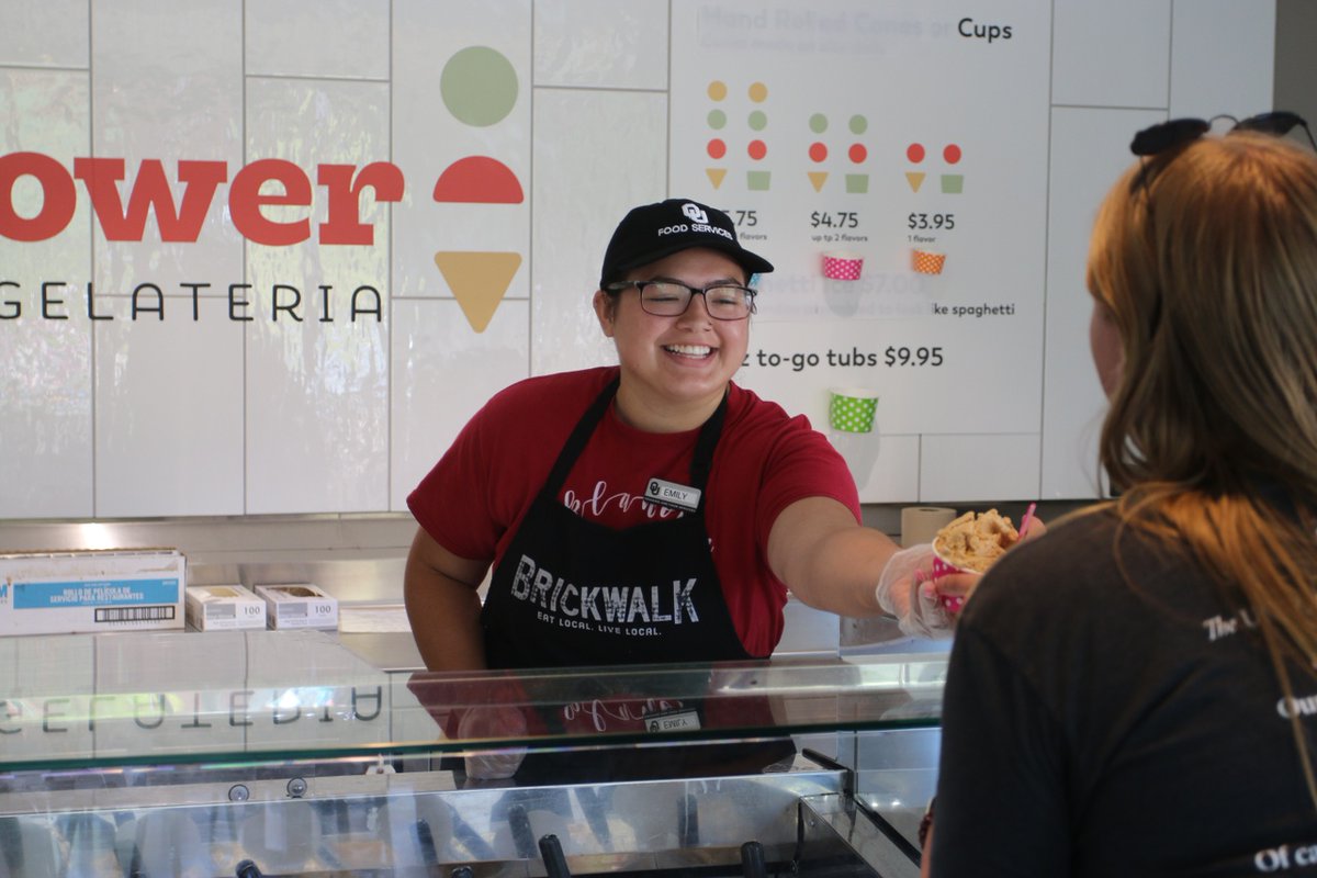 OU_HRL's tweet image. Wow! #OUMoveIn22 is over. We'd like to give a special thank you to our volunteers, faculty and staff for their relentless dedication and support! 🙌