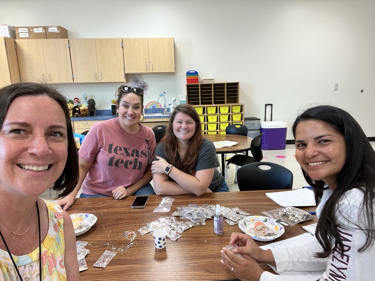 Teacher prep day! ✅Class schedule ✅Website published ✅ Duty schedule and most important ✅ “Ready Confetti” packed! Thanks for helping us “pack the party” ⁦@HShikoski⁩ ⁦@ClearElementary⁩ #wildaboutlearning #csesisthebest