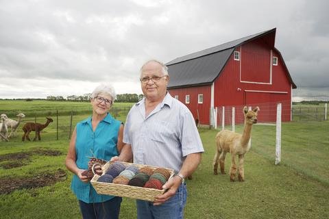 Meet Ernie and Denise Gamroth from Battle River Alpacas, who will be joining us at the upcoming Flagstaff Fresh Market on Aug. 25 in Sedgewick.

We are so excited to share their amazing alpaca products with our attendees!

More: flagstaffcrafted.ca/flagstaff-regi…