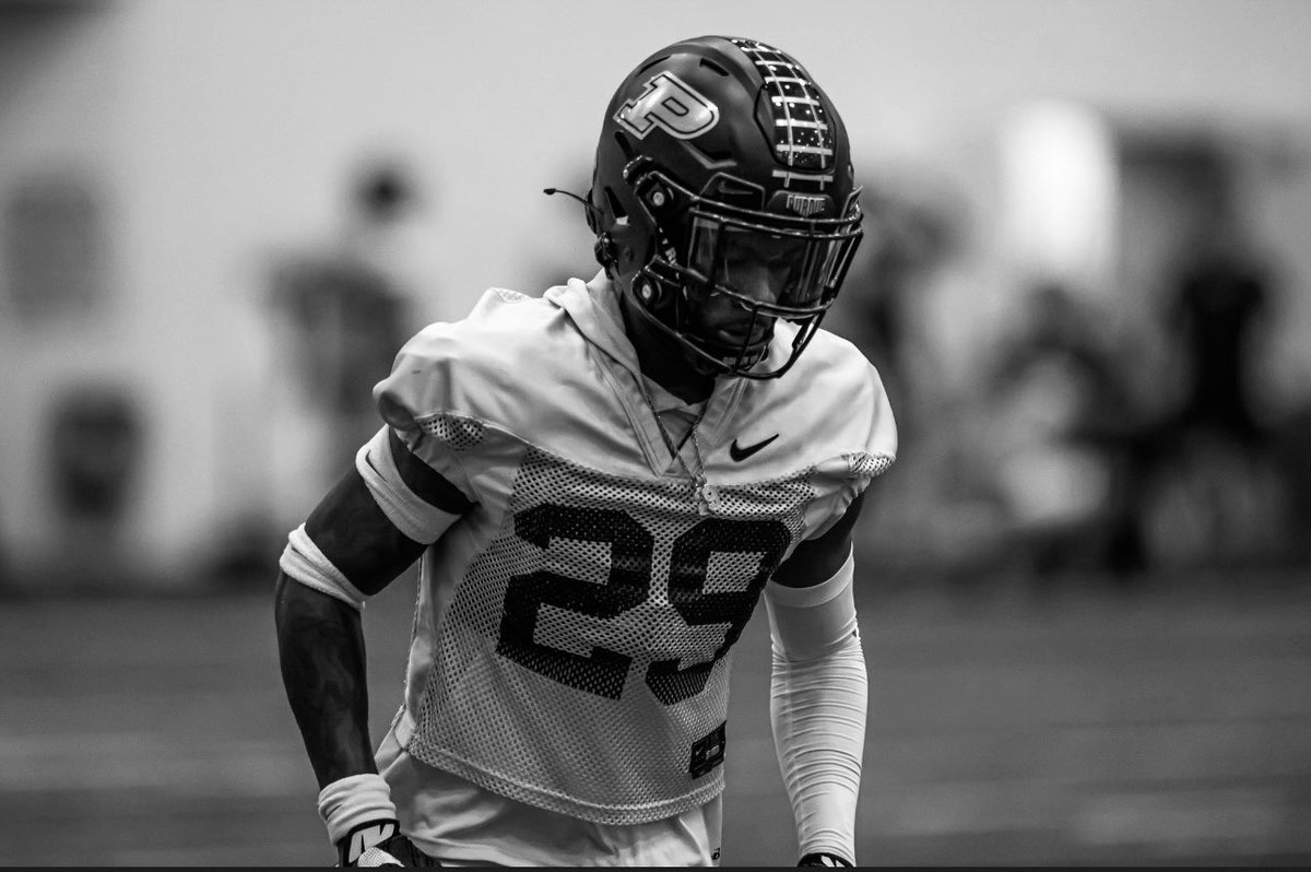 The darkest times will show your true character.🚶🏾‍♂️🙏🏾 #bignewscomingsoon #cantbestopped #hungry #retweet