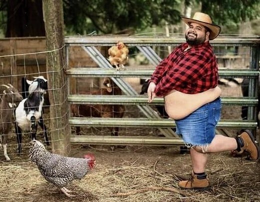 T-Bob had a fabulous photoshoot on the farm today, the animals loved him hehe