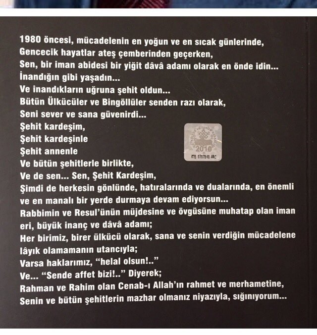 Bir evden 3 şehit!
Biri yiğit mi Yiğit!
Diğeri Can mı Can!
Ve bir Ana!
12 Ağustos 1979’ da, Bingöl Belediye
Başkanı Hikmet Tekin, kardeşi Ahmet
ve anneleri Hümriye Teyzemiz,
Apocular tarafından, alçakça şehit
edildiler!
Allah, kendilerine ve bütün
şehitlerimize rahmetler eylesin!