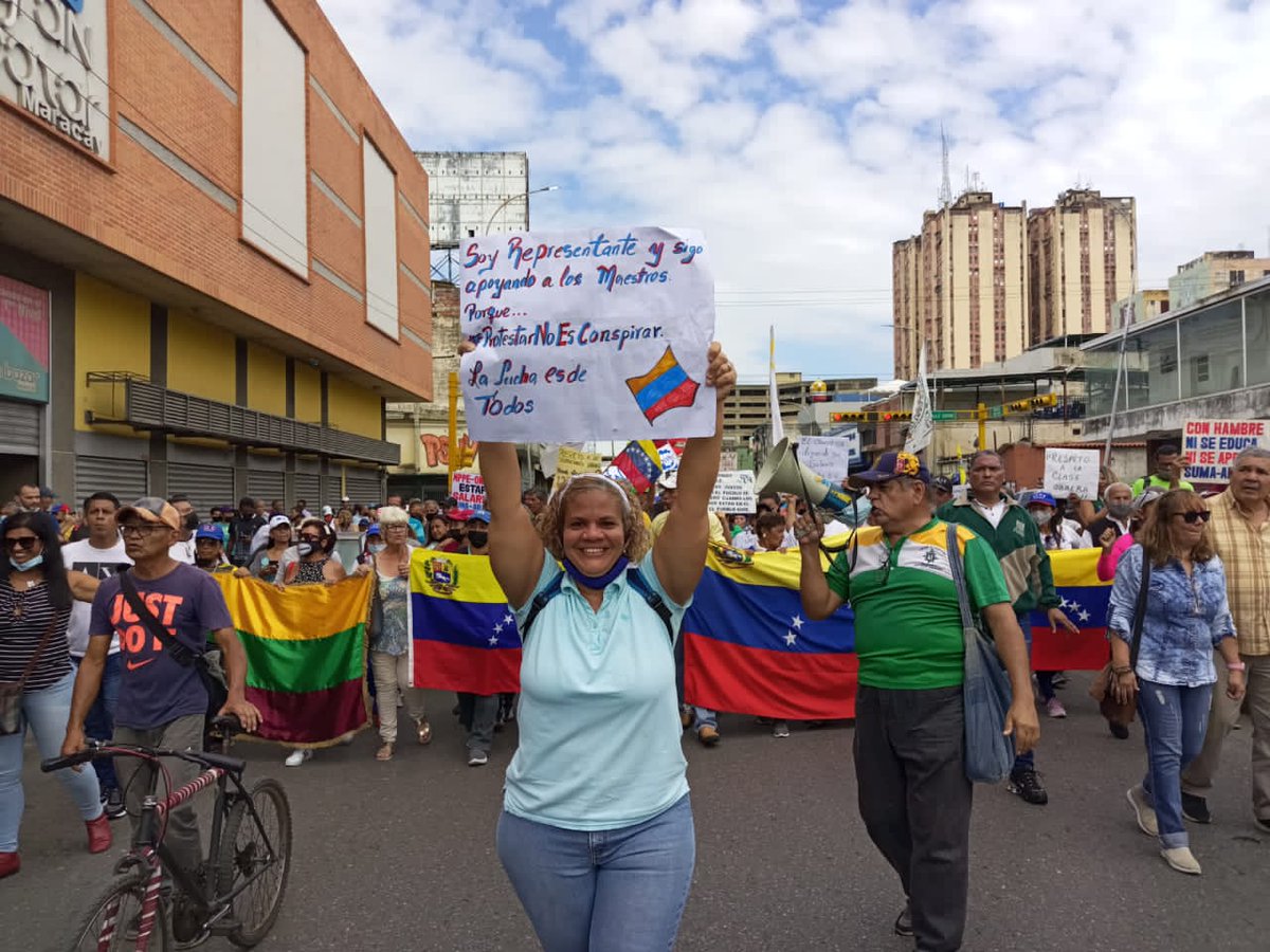 johanieves's tweet photo. El Miedo intenta Cortar las Alas y aquí lo q hay son Ganas...Mi Convicción sigue intacta y hoy más q nunca sigo luchando para mis hijos logren vivir y disfrutar d la Vzla en la q Yo crecí y me Formé como ciudadana y profesional d principios y valores...No te rindas Vzla Avanzamos https://t.co/KyJpeUHp0t