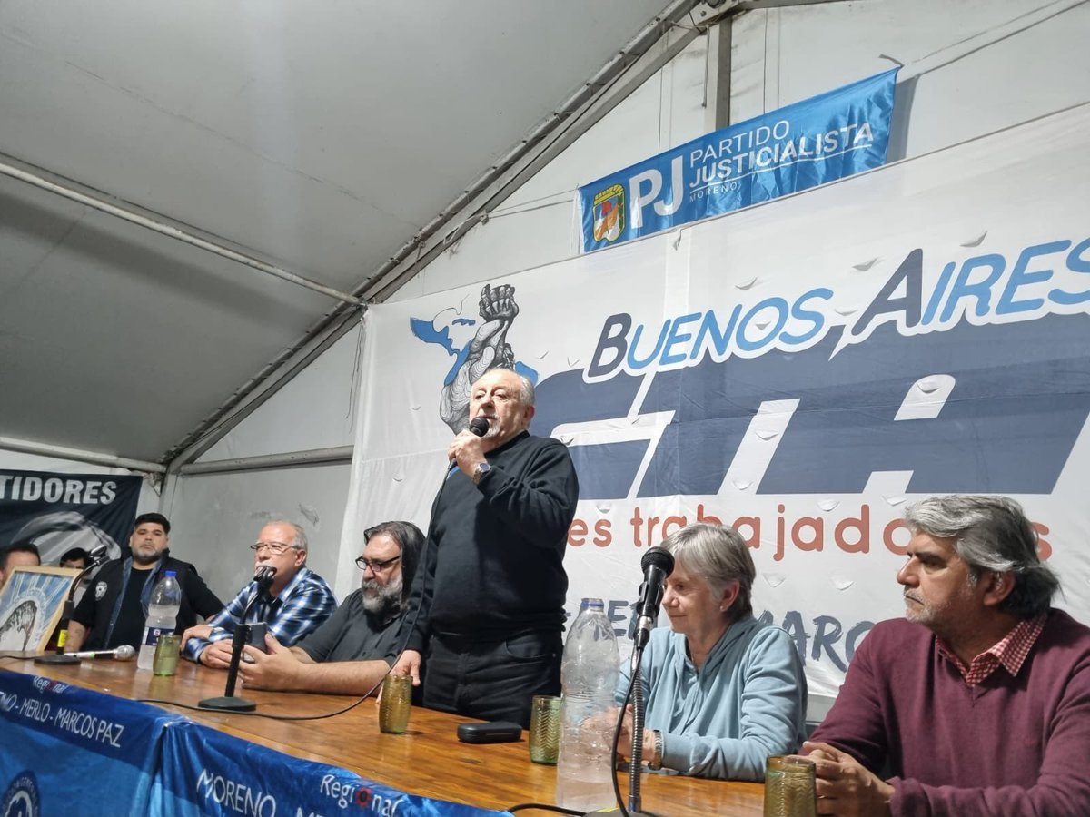 HugoYasky's tweet photo. En la regional Moreno continuamos con los plenarios de trabajadores y trabajadoras para construir la gran movilización del 17 de agosto. 
En la calle vamos a ponerle un freno a los poderosos y a empujar las medidas que hacen falta para beneficiar a las grandes mayorías! https://t.co/a9ANK2aguc
