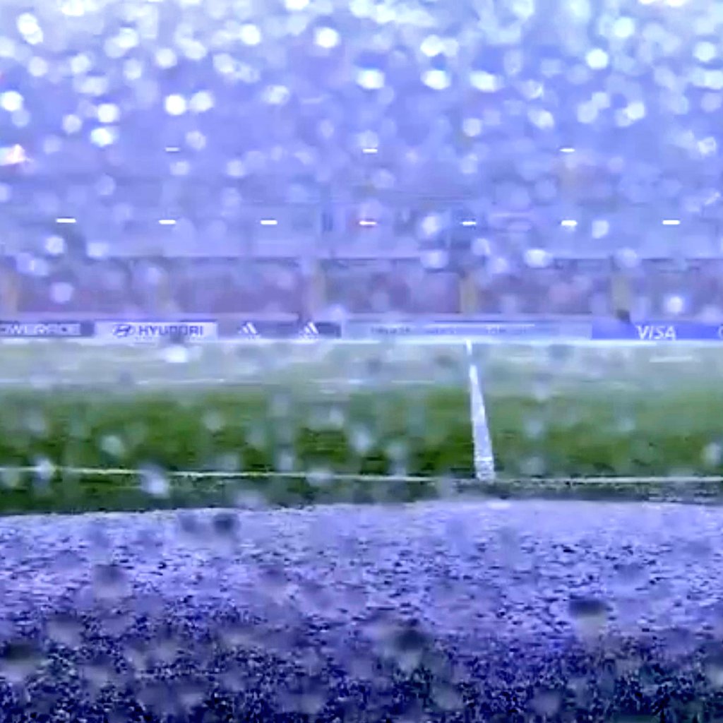 TheFootballSkit's tweet photo. The match between France and Nigeria halted due to heavy down pour of rain.
#U20WWC #FIFIAWWC #SoarFalconets #TeamNigeria #U20WYNT #TeamFrance https://t.co/5UE8NVNfhS