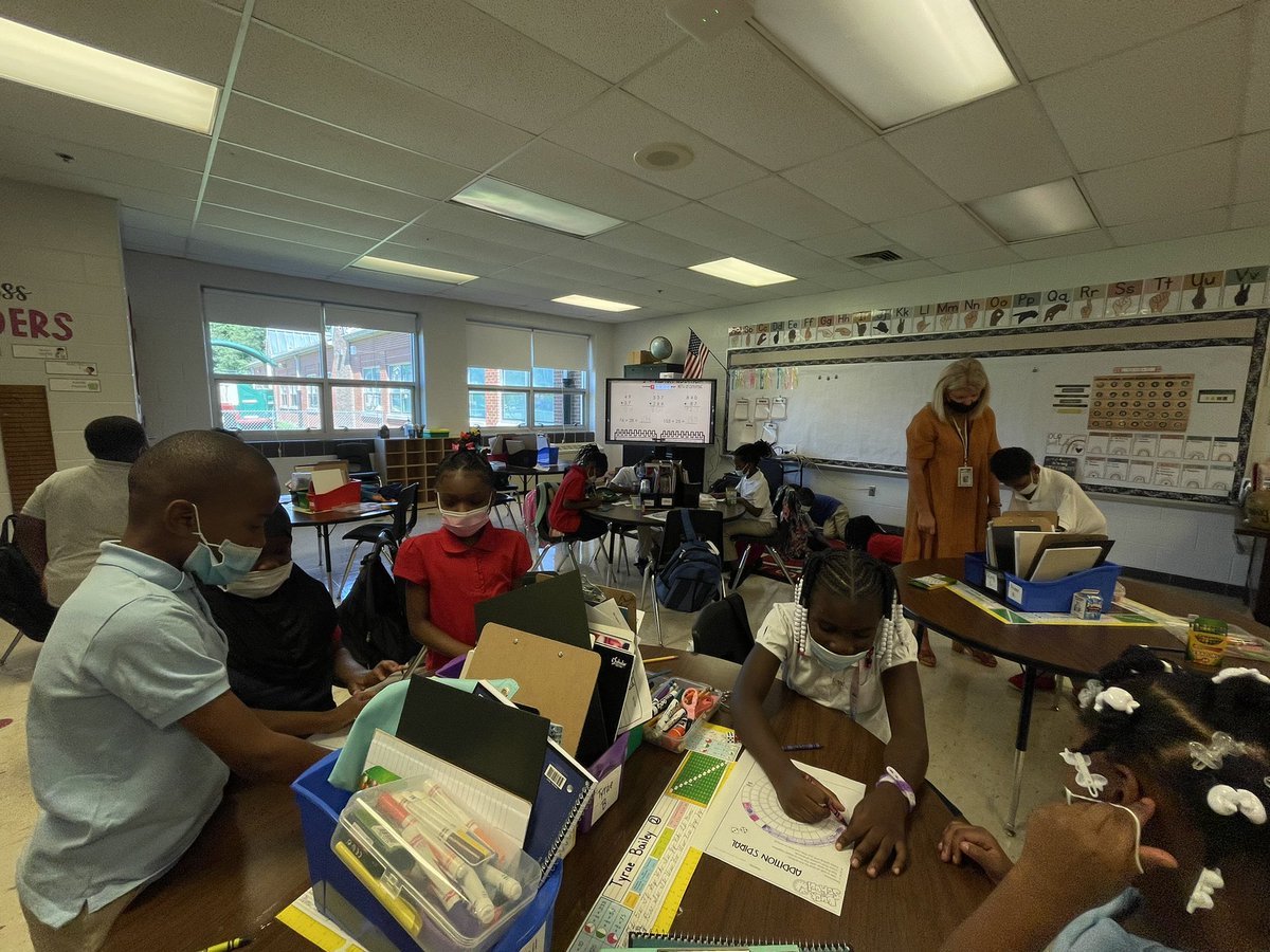 ms_palmore's tweet photo. I told y’all great things are happening @es_maupin! The 3rd grade teachers have hit the ground running! Students are engaged and happy. #JoinTheMaupinMovement #AISSuccess #WatchUsMove  @CharitaKimbrou1 @JCPSKY @JenniferSackst2 https://t.co/yxdf8BFPET