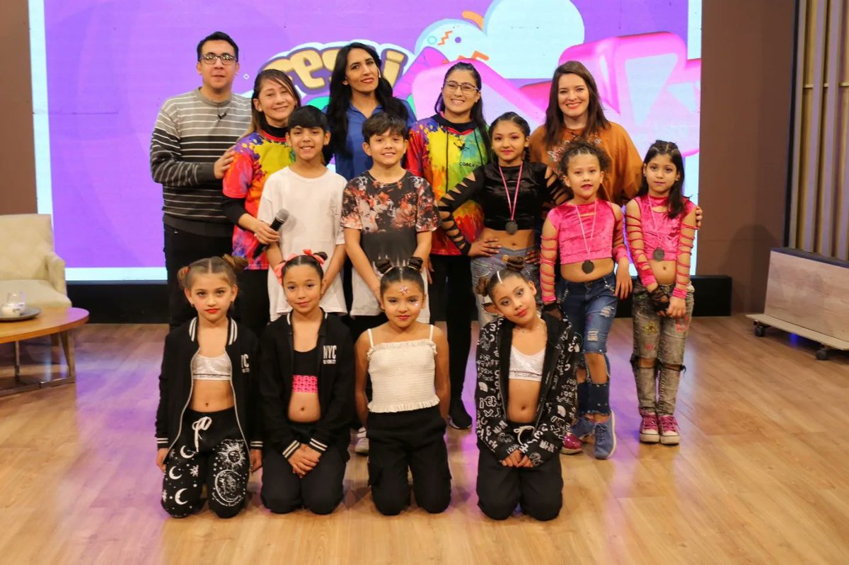 festipeques's tweet photo. Las y los peques a full en @RTR_Canal_9 🤩

Nuestros medios públicos son también un espacio para que muestren su talento y lo que aman hacer 💕

De yapa te mostramos en la última foto, a las mamis y papis muy orgullosos de sus peques ❤️ https://t.co/x7zo7wCCZ1