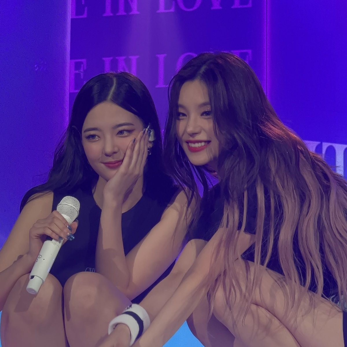 yejisuarchive's tweet photo. yejisu are so pretty in real life https://t.co/1cdzuBcs9E