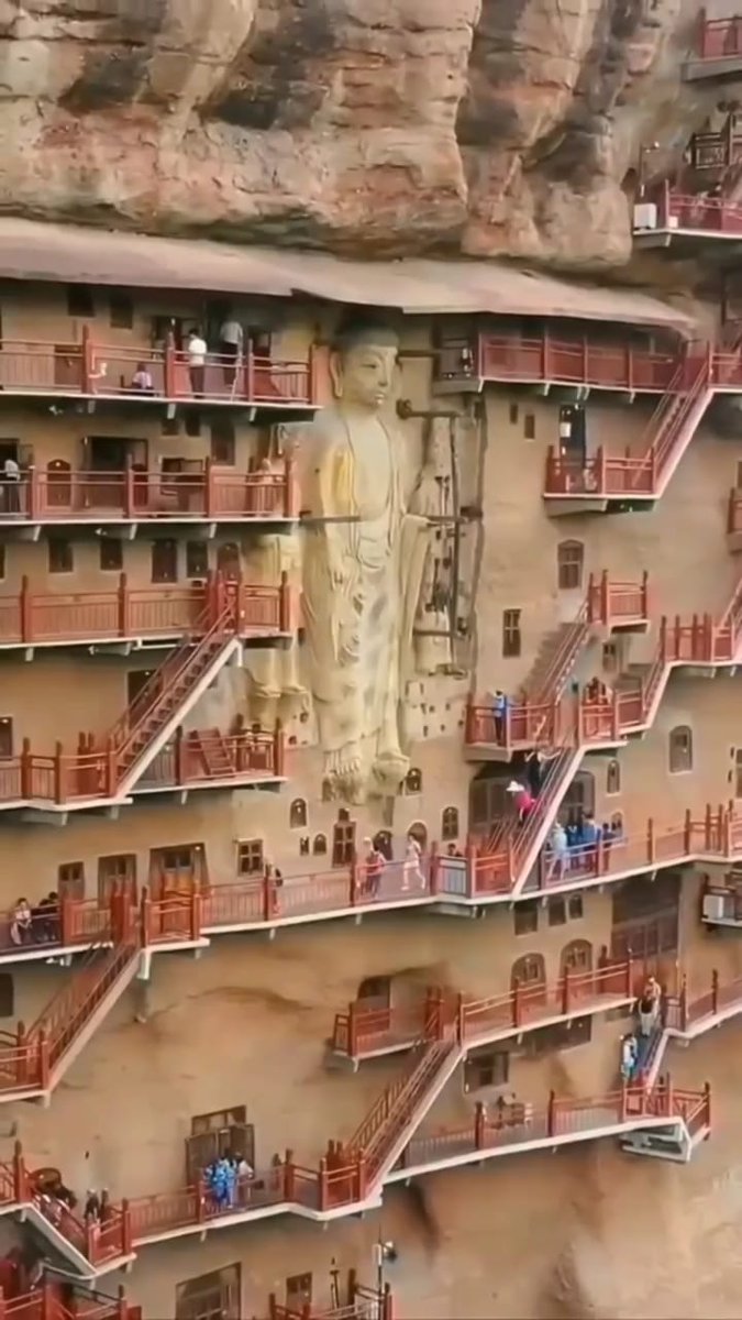 santorinicol's tweet image. #LugaresDondeQuieroIr
Cuevas budistas en la provincia de Gansú en China. (384-417 DC)