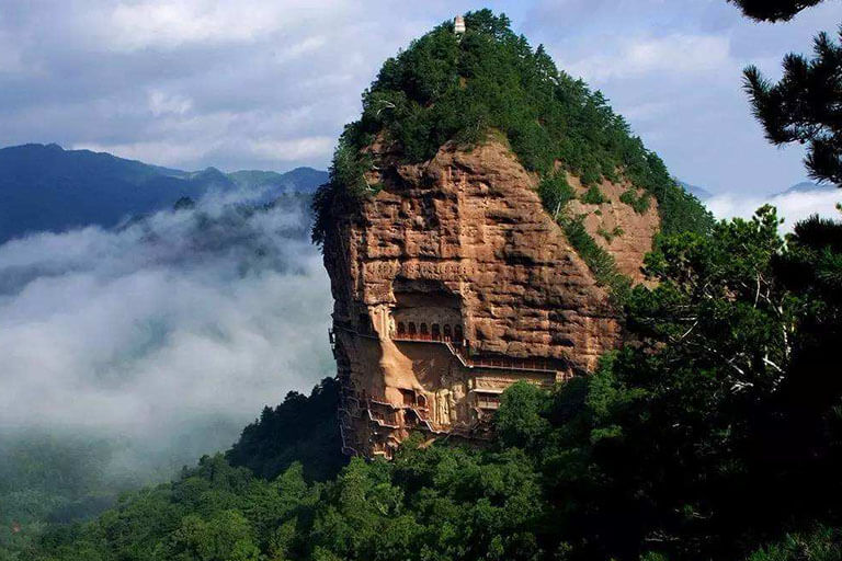 santorinicol's tweet image. #LugaresDondeQuieroIr
Cuevas budistas en la provincia de Gansú en China. (384-417 DC)