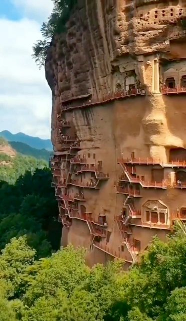 santorinicol's tweet image. #LugaresDondeQuieroIr
Cuevas budistas en la provincia de Gansú en China. (384-417 DC)