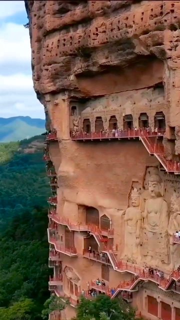 santorinicol's tweet image. #LugaresDondeQuieroIr
Cuevas budistas en la provincia de Gansú en China. (384-417 DC)