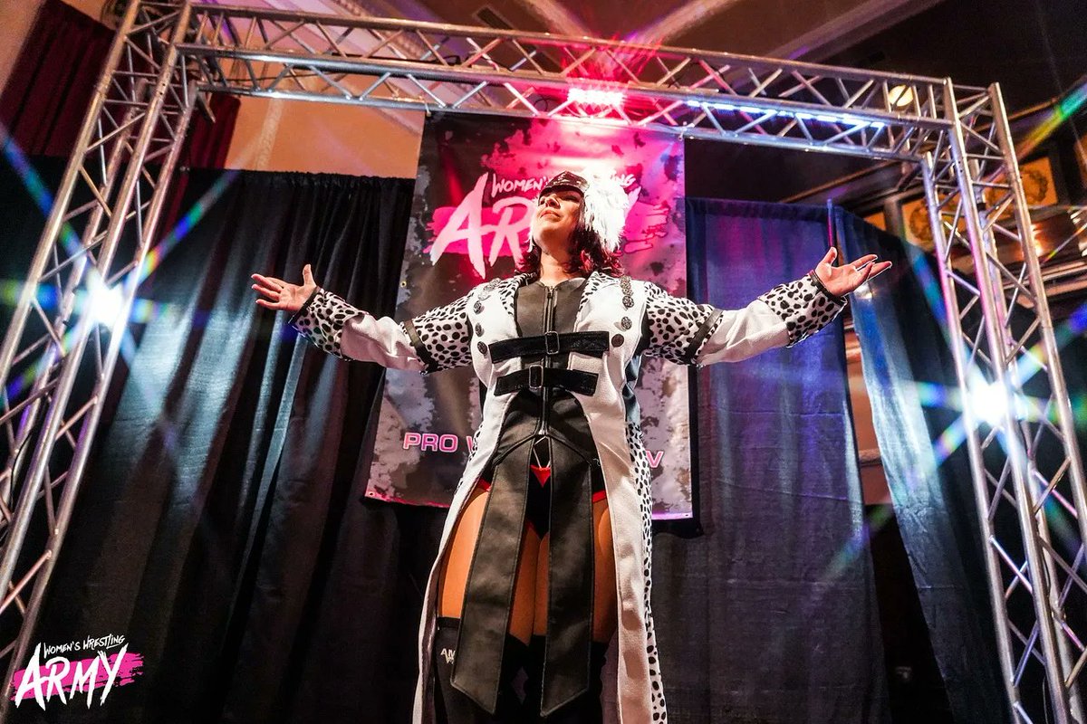 LuFisto's tweet photo. If you watched @WWrestlingArmy, you heard my new intro song by the bad ass band from Quebec City @WarningSign666, "Heavy Lies the Crown".  

So happy to walk to the ring on such a killer song! Thank you!! 🙏

Check them out! 🤘 https://t.co/KCB5DYigLy