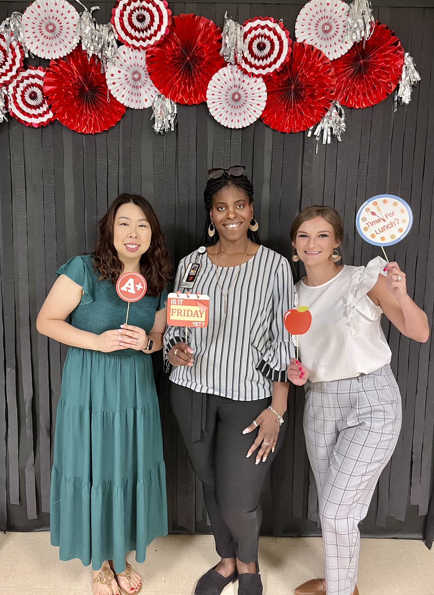 mrsbaag's tweet photo. Looking forward to the 22-23 school year with our AWESOME @Pearson_Ponies staff and Admin Team!!! 🔴⚫️ #BetterthanEver #BecomingtheBEST #PearsonPride https://t.co/QOfQSafYiA