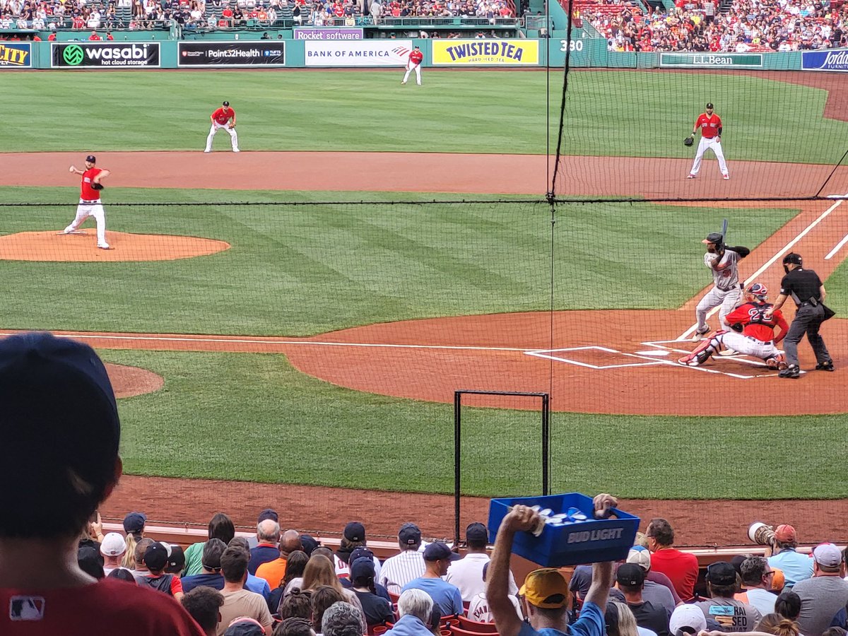 #Birdland @ #DirtyWater
MLB82/BOS10/BAL4 @ct989_ @MarcGuberti @chris40runs @KingcougarMike @royaltytoursusa @mannymanz3 @eddiesofficials @johnnysfgiants @JorgePanBlanco3 @rstones199 @DavePolaski @OrioleRich