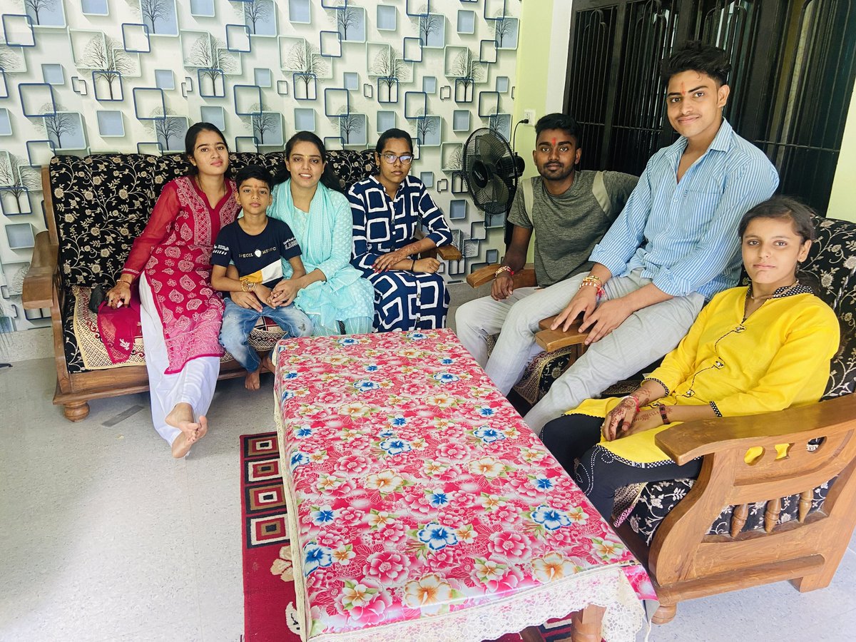 murti_ji's tweet photo. Happy rakshabandhan to all my brothers ❣️❣️❤️❤️❤️❤️❤️❤️❤️❤️
#happyrakshabandhan #rakhi2022❤️ #pujyadevidharmmurtiji #devidharmmurtiji #brothersisterlove https://t.co/ODZPjDV1Ic