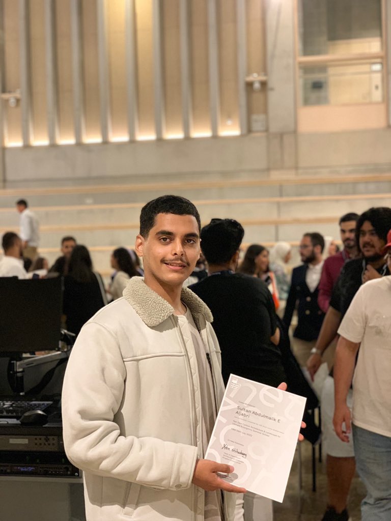arch_s6's tweet photo. ولله الحمد انتهينا من التدريب الصيفي بجامعة @kingstonuni في لندن 🇬🇧 بعنوان ( Net zero carbon ) ومشروع عبارة عن فيلا بأقل انبعاثات كاربون مع الاستغلال للمساحات وأستخدام مواد جديدة 🌿💚 https://t.co/4JTS0fzfJo
