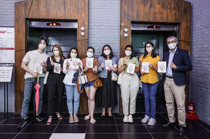 jaeeerim's tweet photo. participated in the latin america film festival 🥰 so proud seeing a Paraguayan movie in a Cheongdam CGV LOL felt so weird https://t.co/HdqStJemMb