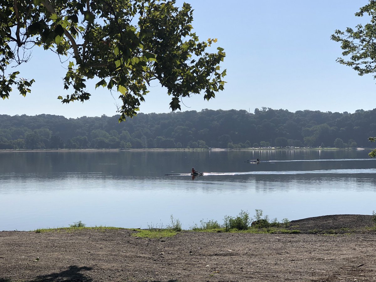 Thursday morning was picture perfect for a 3.4 mile run. Here’s the visual pay off for getting up and out the door…     <a href="/runtagit/">RunTagIt</a>