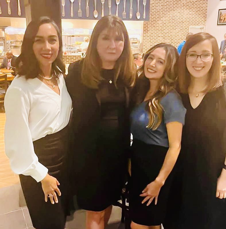 livmsantos's tweet photo. Celebrating the new school year and our new Superintendent @DallasISDSupt with @ahsadallas. Felicidades, Dr. Elizalde❤️! #ThisIsHome #latinaleaders #goldenchanclas #rubyredslippers @N_Bernardino @dailydose_jess https://t.co/TXQ41ebNqu