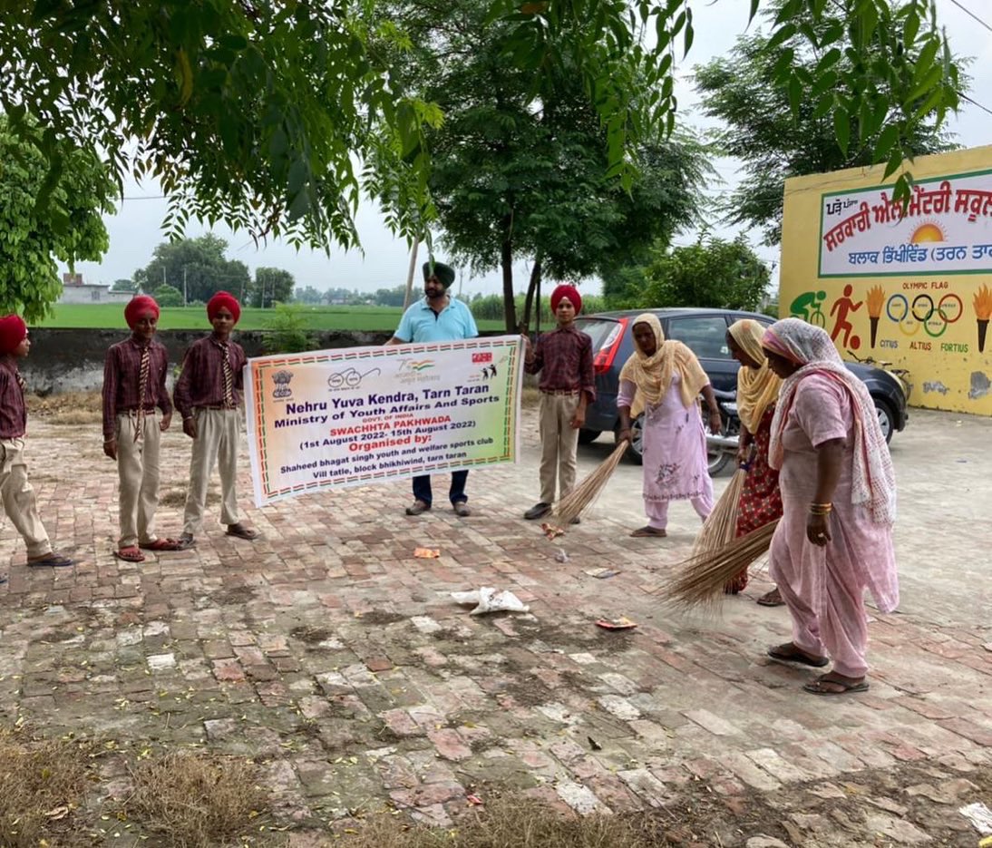 YuvaTarn's tweet photo. #नेहरू युवा केन्द्र तरन तारन द्वारा जिले के विभिन्न गांवों में युवा क्लबों के माध्यम से 1 अगस्त-15th अगस्त तक स्वच्छता पखवाड़ा का आयोजन किया जा रहा है।
#Swachhata Pakhwada
#150yearsofMahatma
#swachtahiseva
#azaadikaamrutmahotsav
#nyksindia https://t.co/bwOzMYWFkq