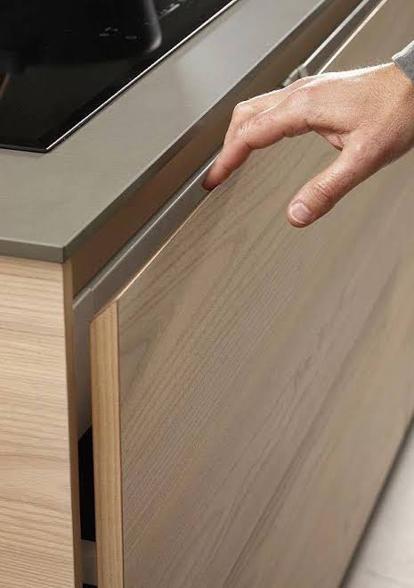 HomesLibro's tweet photo. Handleless Cabinets Design Inspiration - The homeslibro https://t.co/UDfA97t6rl