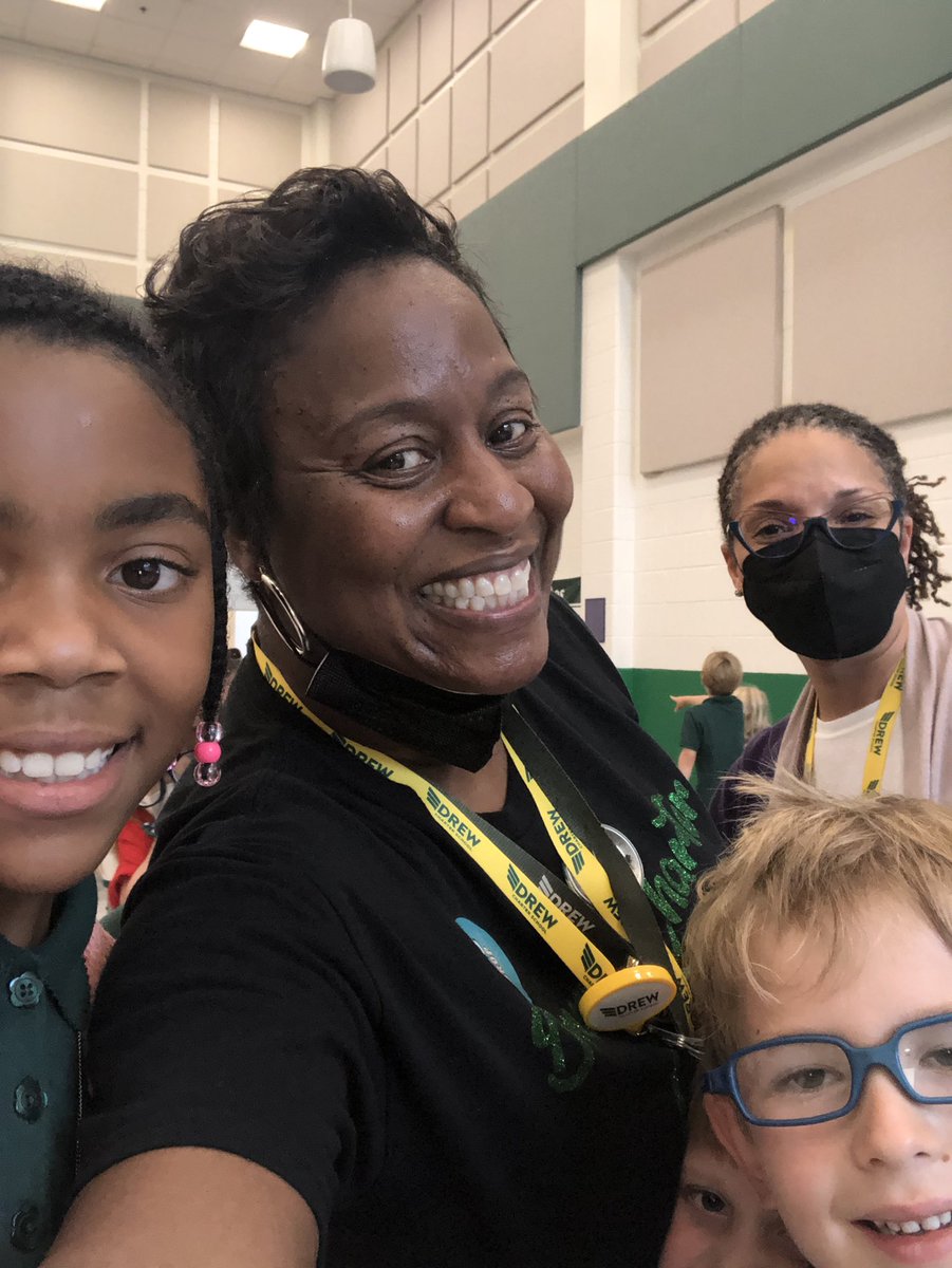 tclibrarian's tweet photo. Ain’t no party like Drew Reading Party! Celebrating our Top Summer Readers! Thank you Drew Eagles for logging 200, 000 minutes and logging over 1300 points in AR this Summer! #Weflyhigher @APSMediaServ @DrewCharterEA @zoobeanreads https://t.co/UaX9rVqKbz