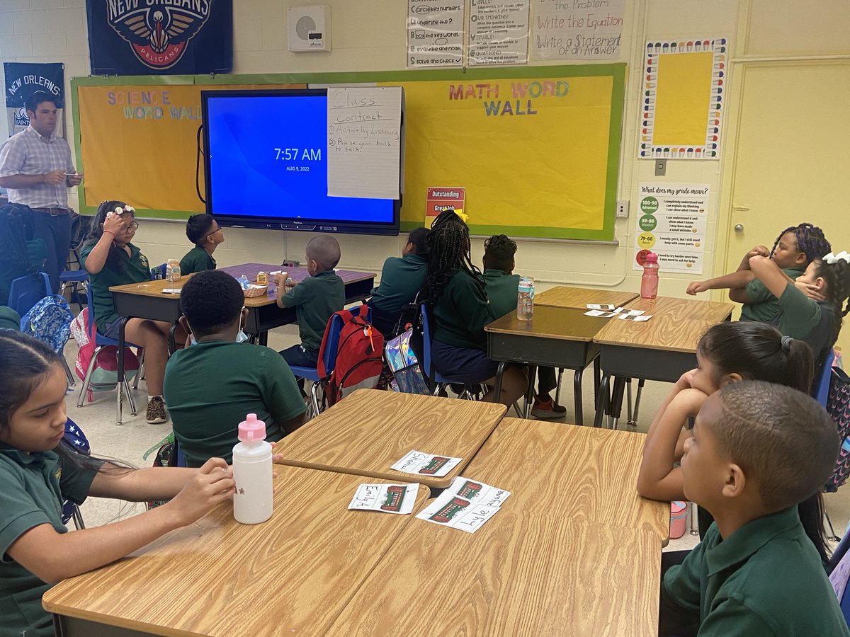 BridgedaleElem's tweet photo. Bridgedale beagles had a strong first week start setting goals, developing classroom agreements, enjoying cafeteria lunches together, and building class communities filled with kindness and inclusiveness. 💚💛#beaglepride #learningwithlove https://t.co/ZGPGsPGfEP