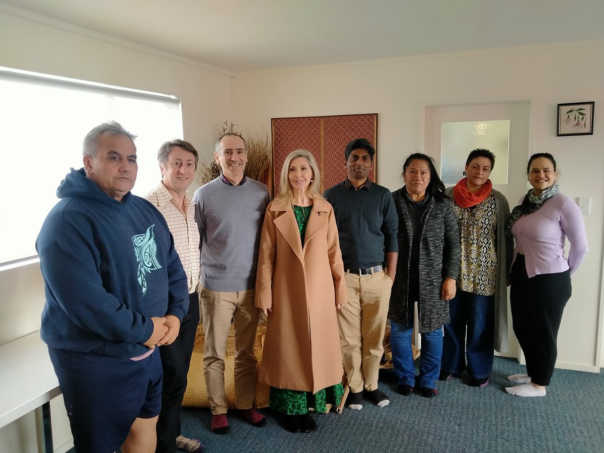 An important stop on our @ANZCA_FPM NZ roadshow on Wednesday in Wellington meeting with researchers & health professionals using a whānau pain management programme. We saw this in action at the Kokiri Marae pain clinic with Cheryl Davies and @hemdevan.
