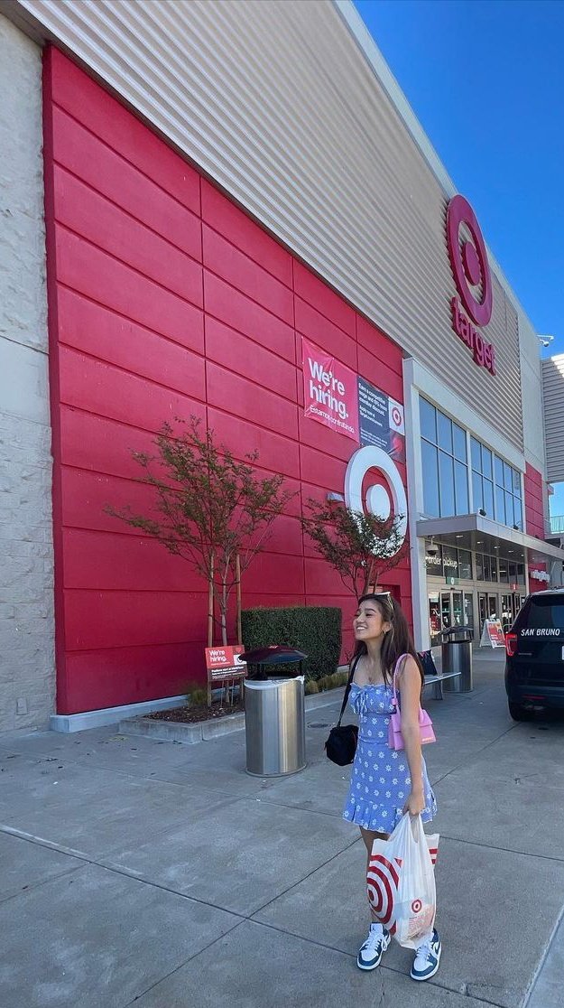 belle_miamor's tweet photo. Belle's first time going to target 🎯 

#BelleMariano https://t.co/WLMqAWXdUo