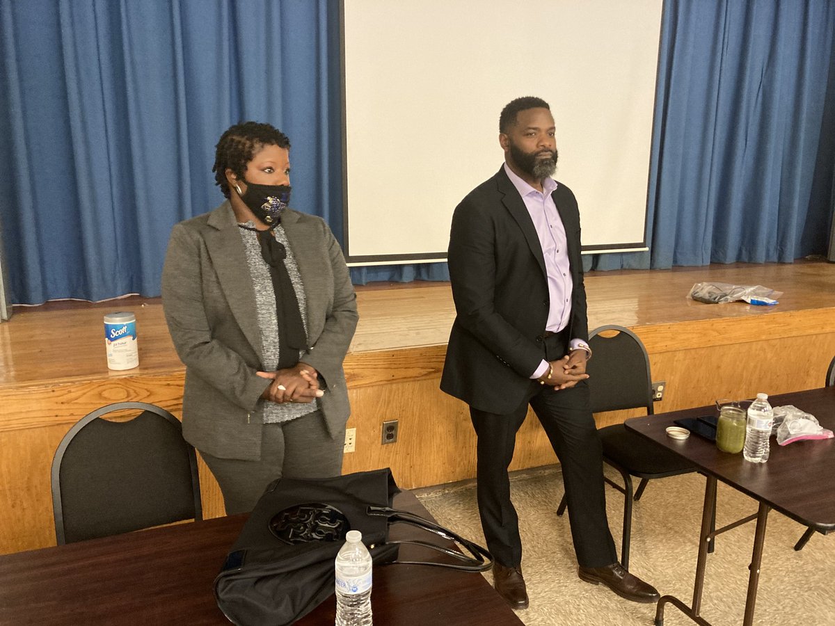 PGCCommunity's tweet photo. OCR joins Anthony Thomas, Belinda Queen and the coalition and Councilman Medlock and States Attorney Braveboy for a Town Hall meeting on Crime and Gun Violence.
#ocrredjackets #100eos #princegeorgescounty #communityrelations https://t.co/iAgSR6E1OV
