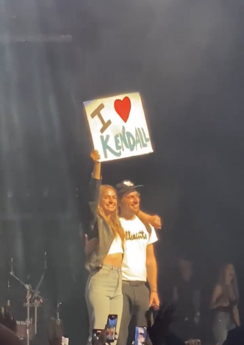 comertxju's tweet photo. MEU CORAÇÃO #jendall https://t.co/p9luL35HsI