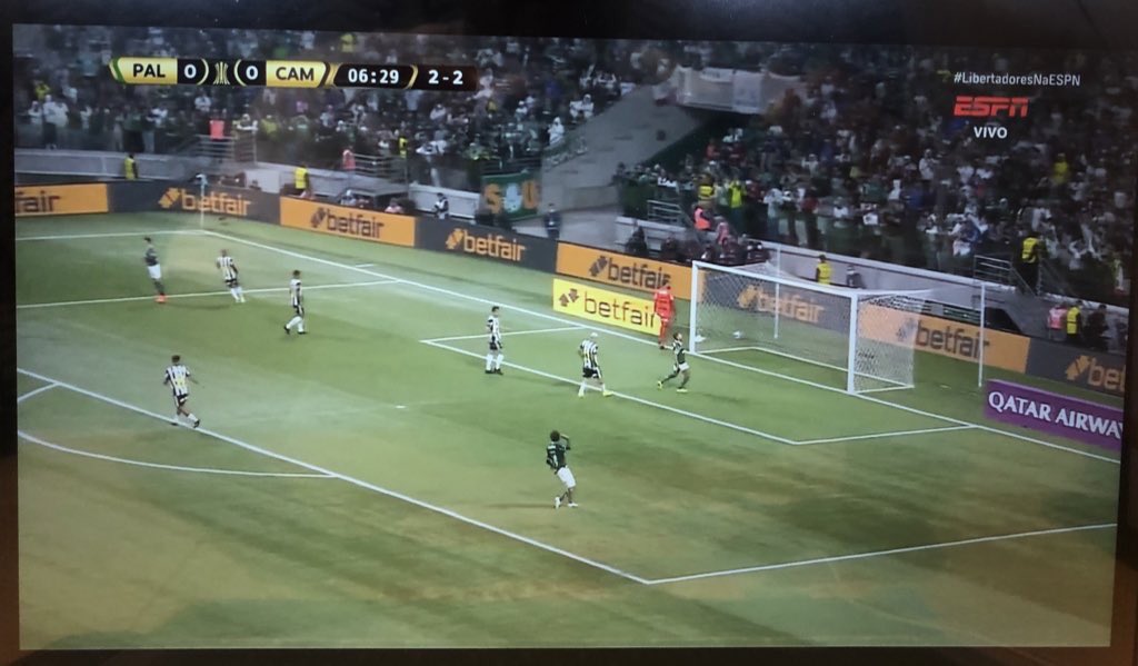 Fc福生 Copa Libertadores 22 準々決勝 2 Jogo Palmeiras Atletico Mg 先日に投稿した試合の2ndレグです その際 準決勝と表記しましたが 正しくは準々決勝でした まだ前半10分程ですが 初戦に続きフッキ選手は 好機の創出に より注力