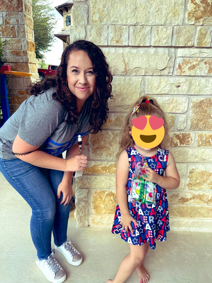 Welcome Walks with Mrs. Sotello was the highlight of my week!! Her sweet Kinder friends were all smiles tonight! <a href="/forestnorth/">Forest North Elementary</a> <a href="/MsJacobsFNE/">Amy Jacobs</a> <a href="/pacifickle/">Kristen Fournier</a>