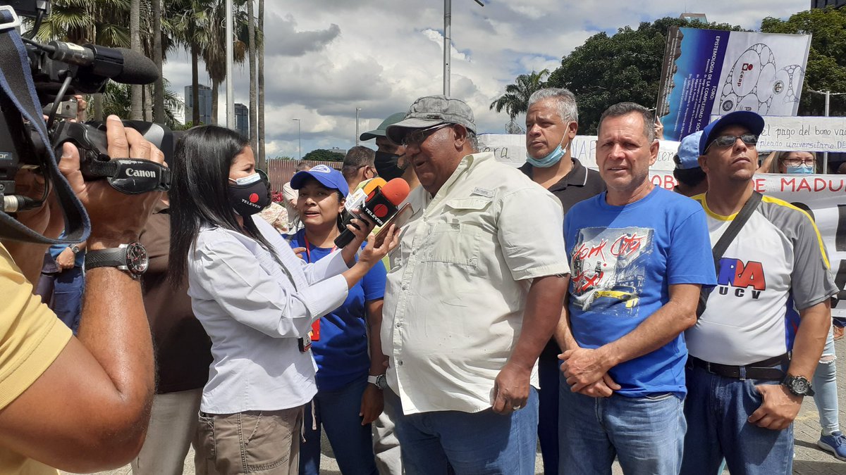 #11Agos Presidente sindicato trabajadores UCV Eduardo Sánchez,  manifiesta su rechazo al instructivo ONAPRE que ha conculcado beneficios laborales de todos los sectores de trabajadores. "Seguiremos en la calle hasta que se resuelva esta situación" manifestó el líder sindical.