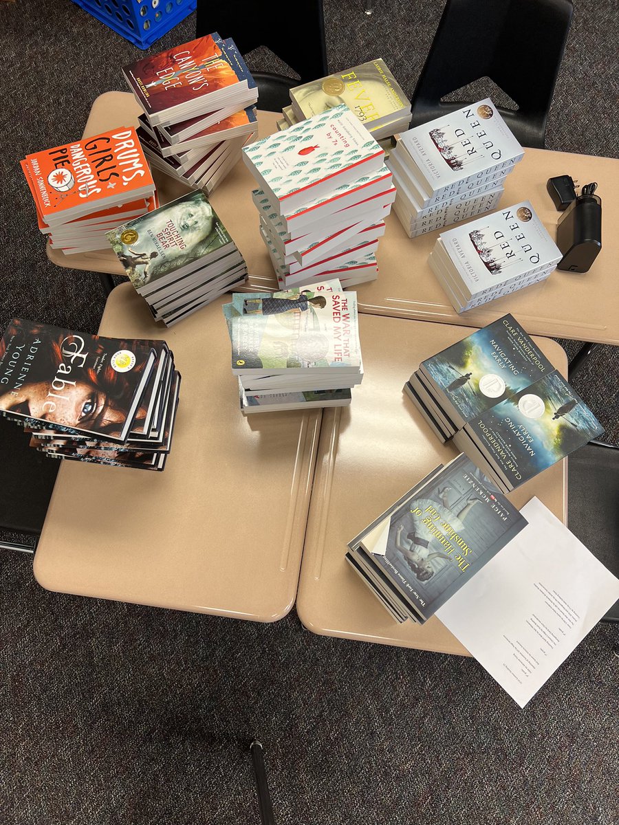 CPJH_ELA's tweet photo. Our @CPJH_PTO made it rain books today! 📚📚📚It was like Christmas 🎁 in August today! A big thank you to our amazing @CPJH_PTO! 🙏🏻 We ❤️ our PTO! @TISDCPJHS #KnowYourImpact #DestinationExcellence https://t.co/J09SrWMSzM