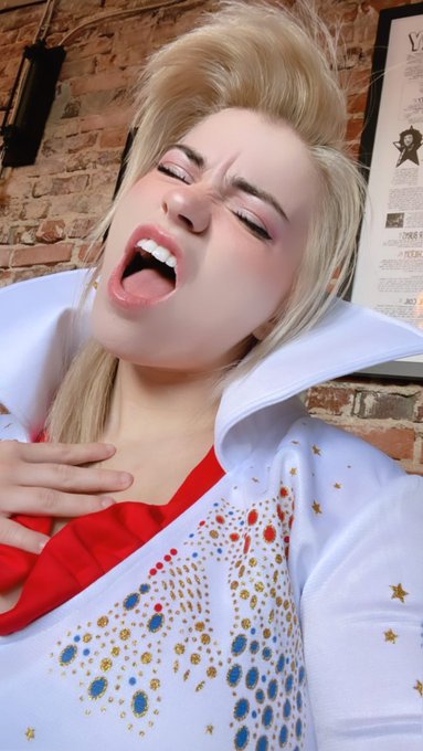 Watch Thesabrinabanks 🦝 💦's leaked NSFW photo on TwXstars