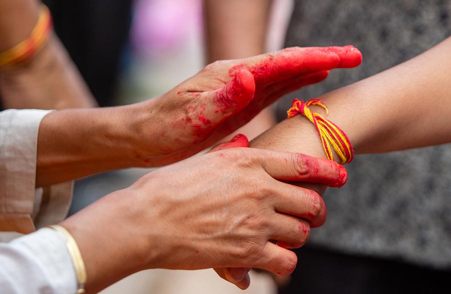 हिन्दु संस्कृतिको महान पर्व रक्षा वन्धनको अवसरमा सबैमा हार्दिक मंगलमय शुभकामना !