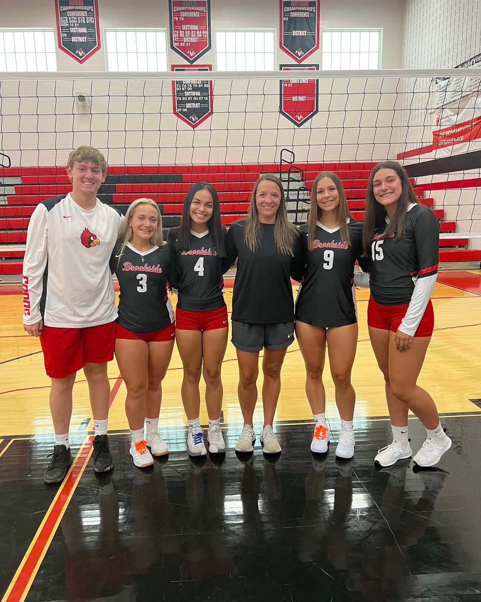 Today we celebrate our seniors ♥️🏐🖤 
They work hard, are great leaders and wonderful role models for our program
And we have the best manager in the nation
