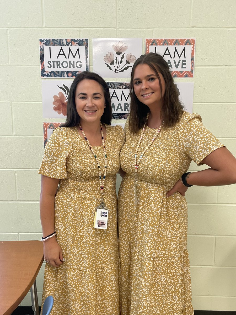 MrsWilliamsHCSD's tweet photo. New school year, new vibes, same groovy crew. Here’s to year 9! @Brookwood_HCSD https://t.co/Id99A41Lev