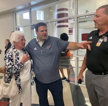 What a day!! Mrs. Bond is in the house to celebrate Mrs. Dickerson today. RT if you received a detention from Mrs. Bond #TheFlagship