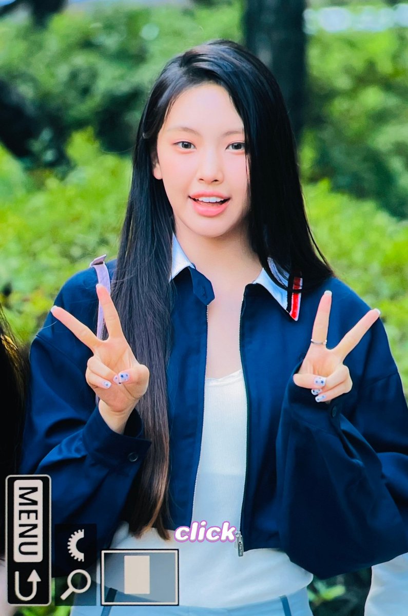 hyeinslee's tweet photo. A chick has been spotted! 🐣💟 https://t.co/zMf07ixNvT