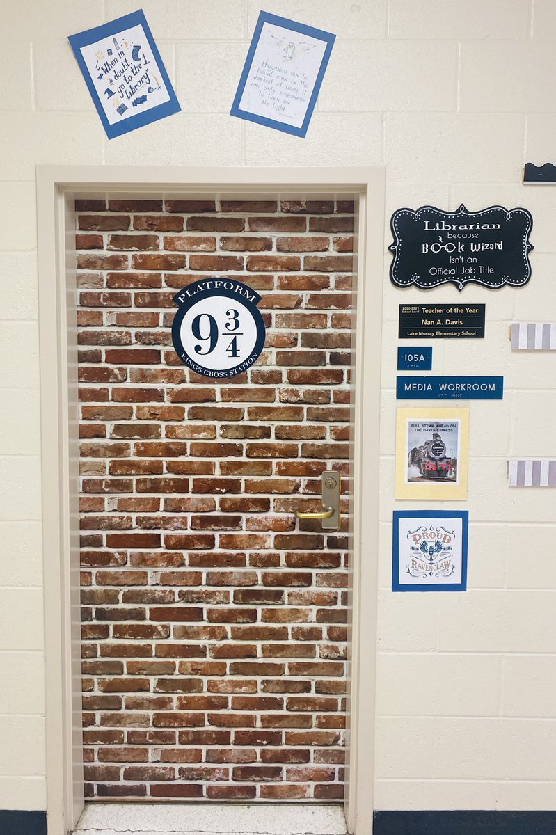 100% obsessed with my office door this year.  I had some fun and finally brought out my Ravenclaw at LMES!  Let’s go 2022-2023 school year!!!!!!!