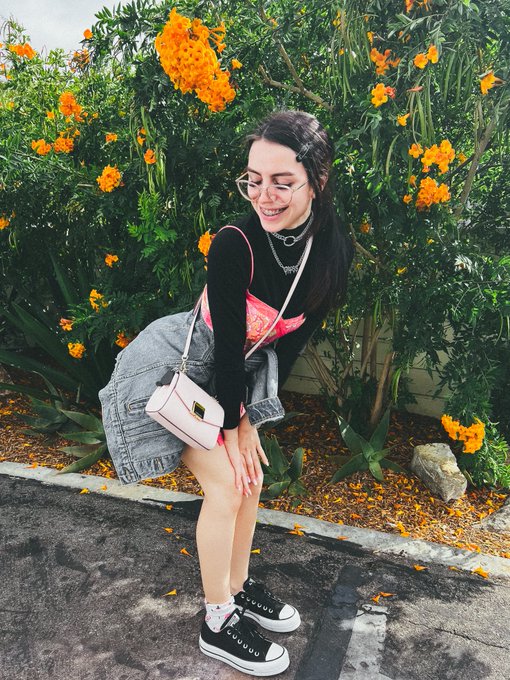 Probably just practicing my bend and snap 👯&zwj;♀️ https://t.co/KPzUujWA8x<a href="/tag/mvsales"class="tags"><span>#mvsales</span></a>