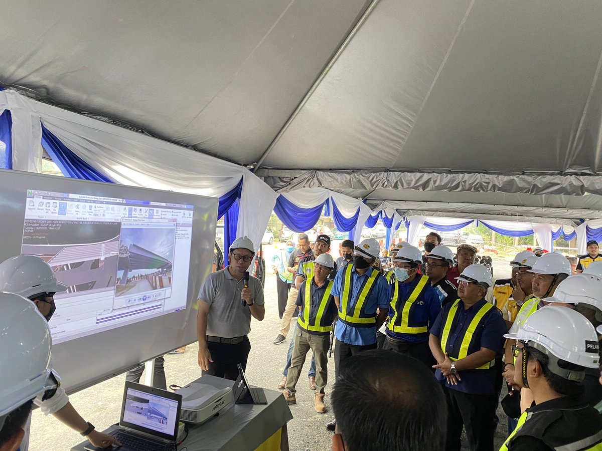 cHuNa8575's tweet photo. Lokasi 5
PROJEK PEMBINAAN FLYOVER DARI ARAH KOTA BHARU MERENTANGI BULATAN WAKAF BHARU KE PENGKALAN KUBOR, KELANTAN
#FTroadpedia
#FTroadpediaZonTimur
#RakanKKR
#InfraRakyat
#KeluargaMalaysia https://t.co/O54RnCFG2p
