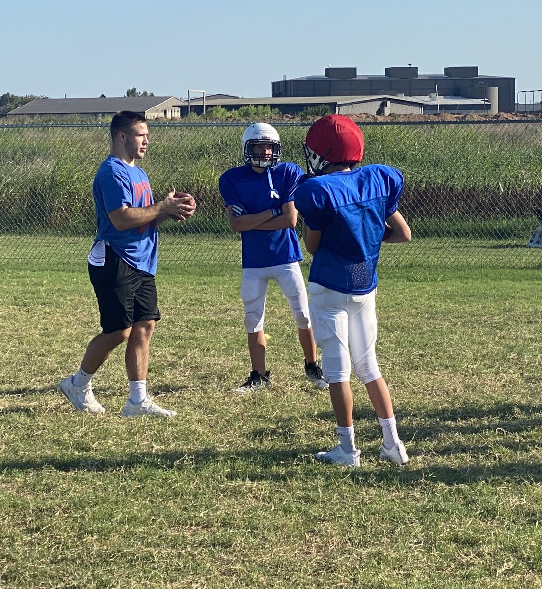 BixbySpartanFB's tweet photo. Thanks to @cowboychreesh @LukeHasz5 @DylanHasz @cale_fugate @connorwkirby @jakebsnyda16 @EvanMcClure17 @DezTraylor for coaching up Bixby 7th grade Blue! #Selfless https://t.co/aCmrBK5KeS