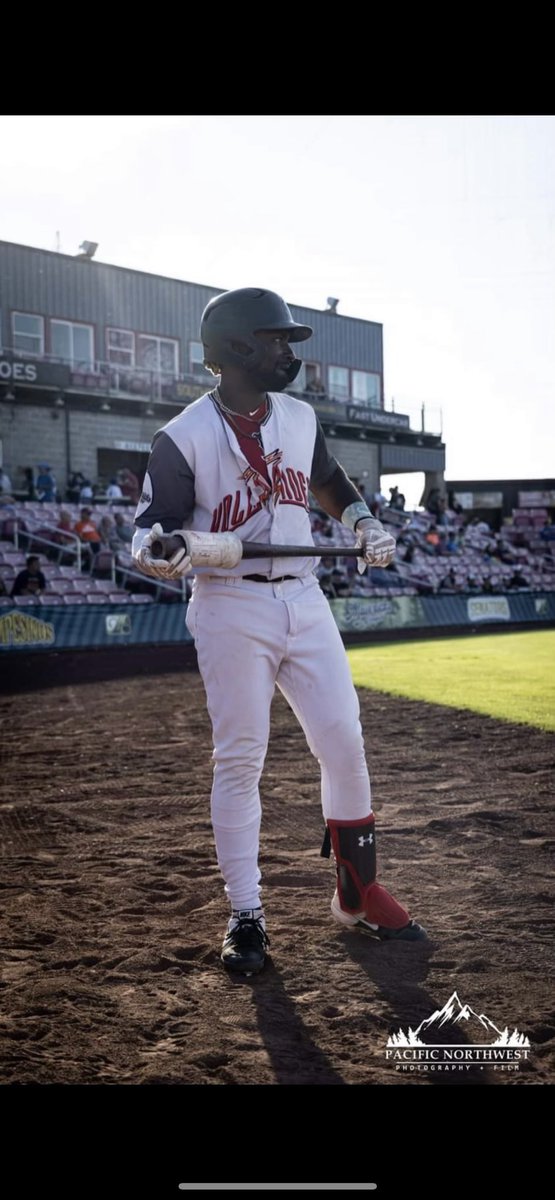 SKVolcanoes's tweet photo. The Clubhouse Podcast Ep. 5 with @JJuancarlo45 is now live with our amazing hosts @ZPriezzy and @Stats_Lukas Click the link here or head to the main page of our website to listen. https://t.co/dEfsoMkNuW https://t.co/31aiAjABhF