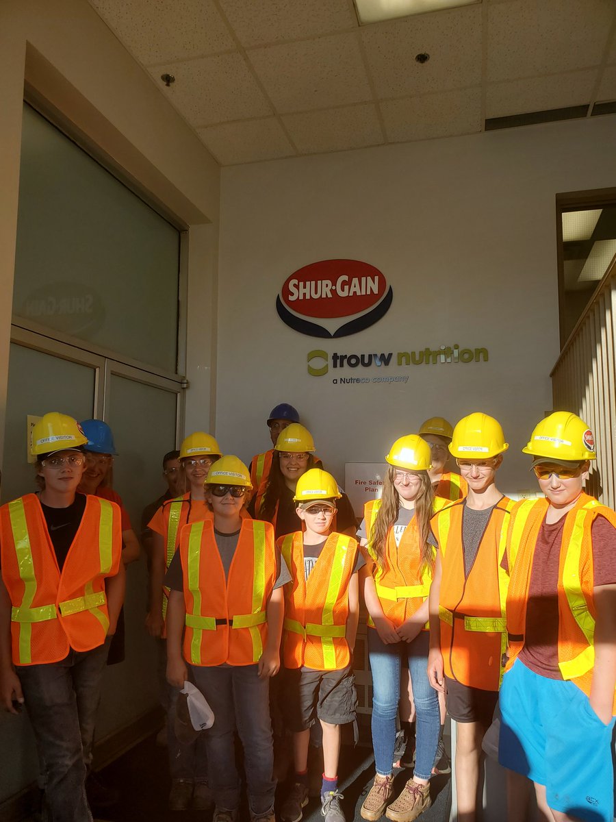 The Middlesex Swine Club had a great tour &amp; learned some swine nutrition at ShurGain-Trouw, St.Marys 🍀#4H <a href="/Middlesex4H/">Middlesex 4-H</a>