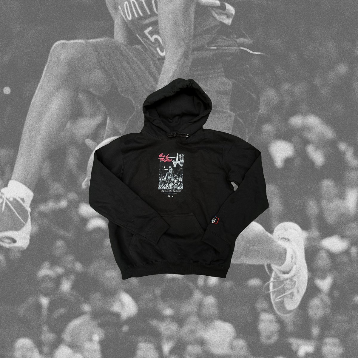 _atwrld's tweet photo. BALL ALL-SEASON LONG.
 
ATW x TCC SHOOT-AROUND 
'00 SLAM DUNK HOODED SWEATSHIRT
PHP 1190

DM (FACEBOOK, INSTAGRAM &amp; TWITTER)
AGAINST THE WRLD: Against the WRLD
THECROSSCOURT: TheCrossCourt

#ABC
#SHOOTAROUND
#TCCisOneOfTheFew
#BeOneOfTheFew
#ATW https://t.co/7skgTJi7a9